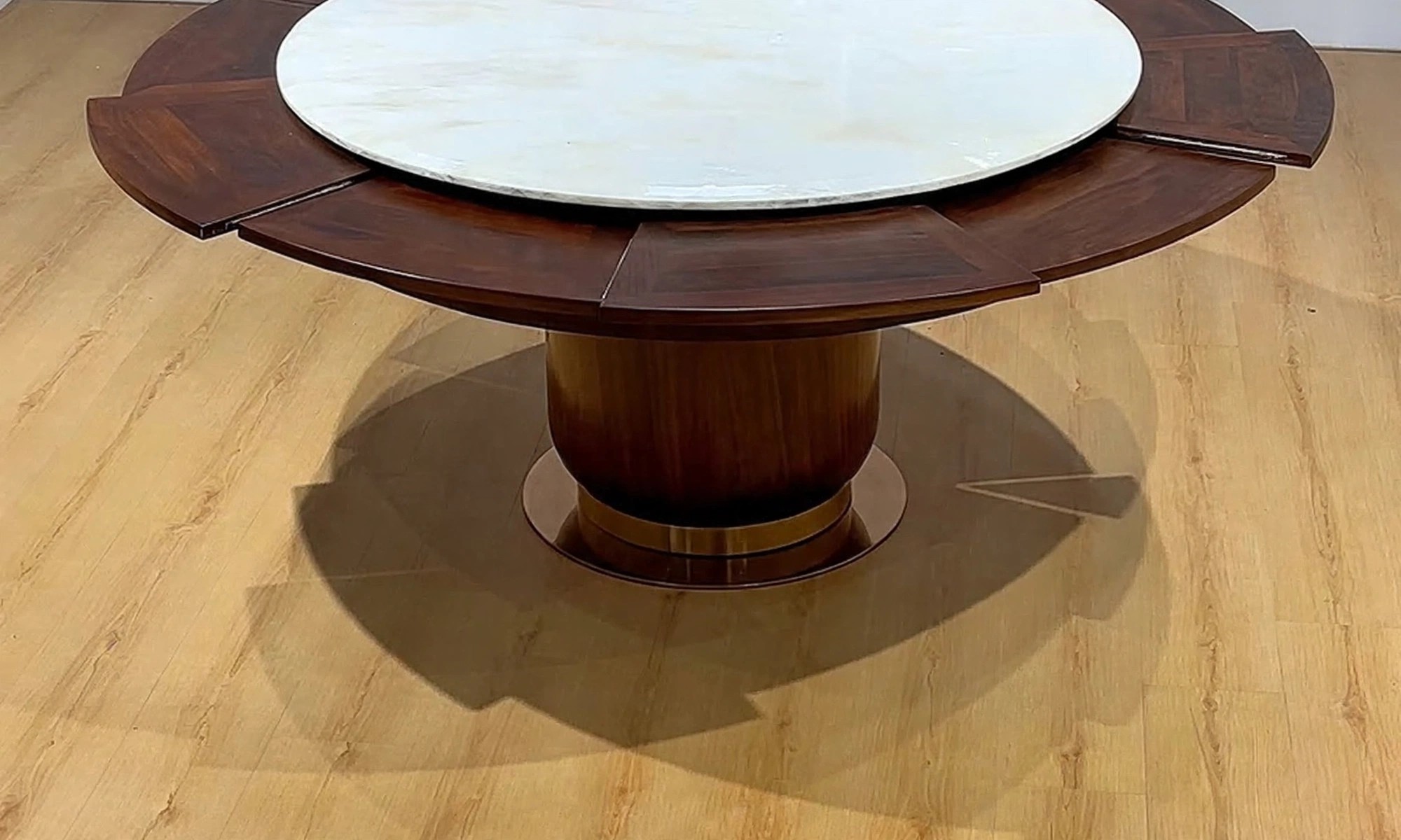 Expandable Round Dining Table